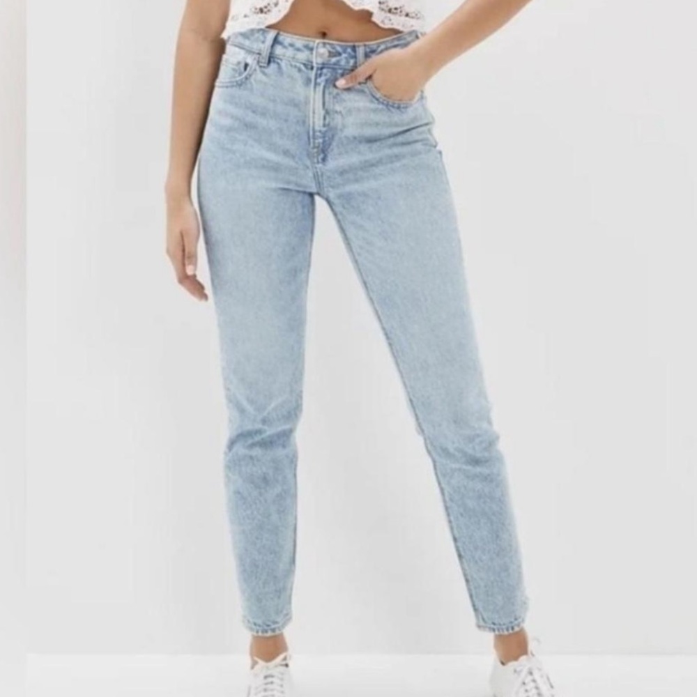 American Eagle Outfitters Women's Light Wash Straight Leg Jeans